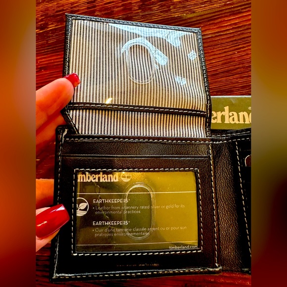 Timberland black leather wallet. - Picture 5 of 6